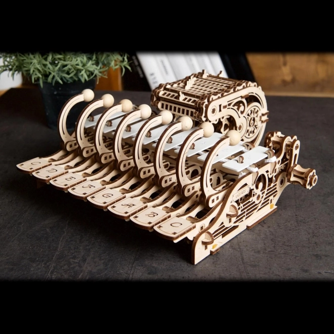 Ugears hölzernes mechanisches Modell Musikinstrument Celesta
