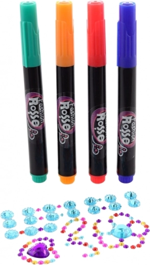 Kleurstiften en glinsterende steentjes