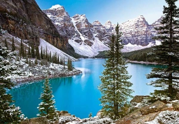Motif of a Canadian lake in the Rocky Mountains