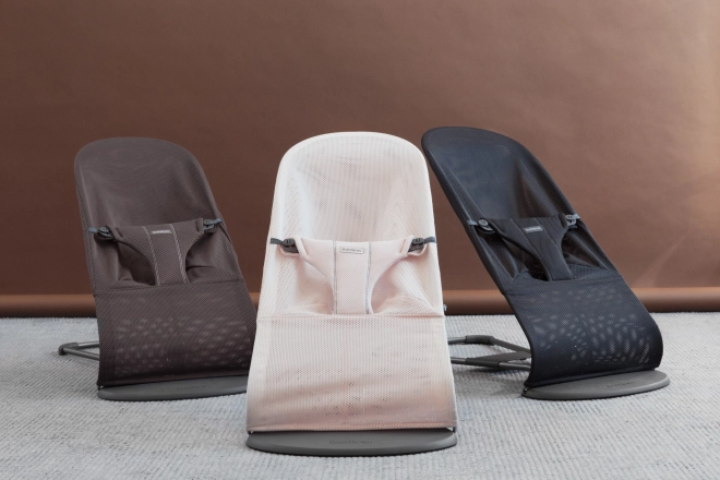 BABYBJORN - Wipstoeltje BLISS MESH - Parelroze –  Antraciet