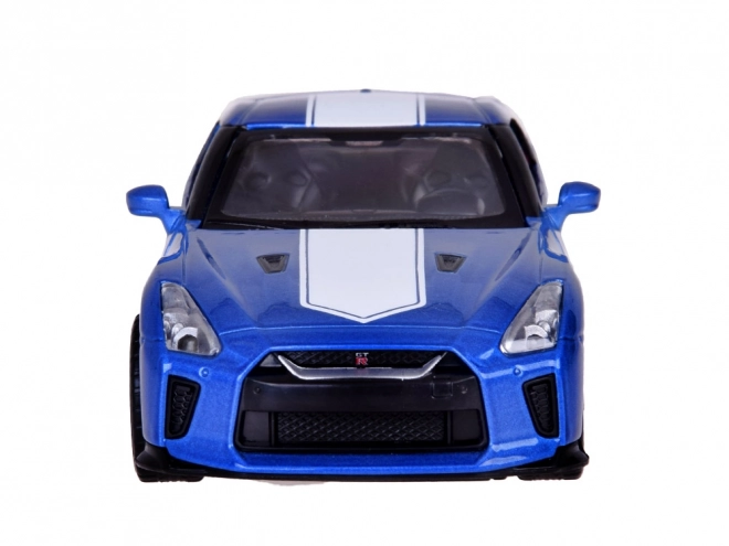 Auto Nissan GT-R met opengaande deuren