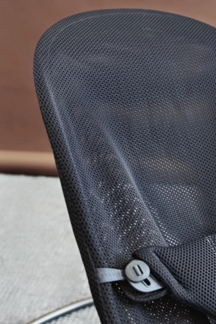 BABYBJORN - Wipstoeltje BLISS MESH - Parelroze –  Antraciet