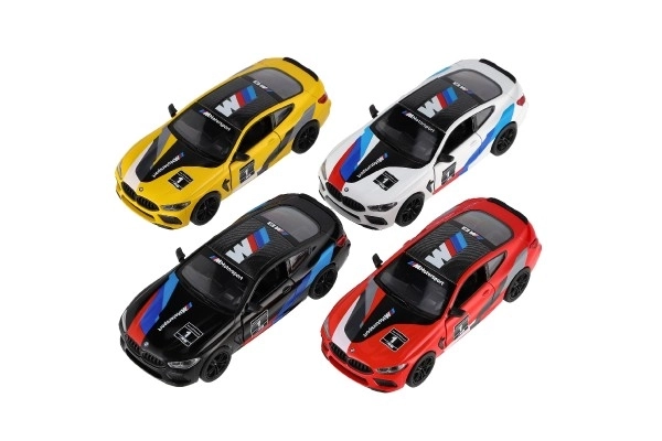 Auto Kinsmart BMW M8 Competition Coupé 1:38 metaal/plastic 12,5cm 4 kleuren met terugtrekmechanisme 12 stuks in doos