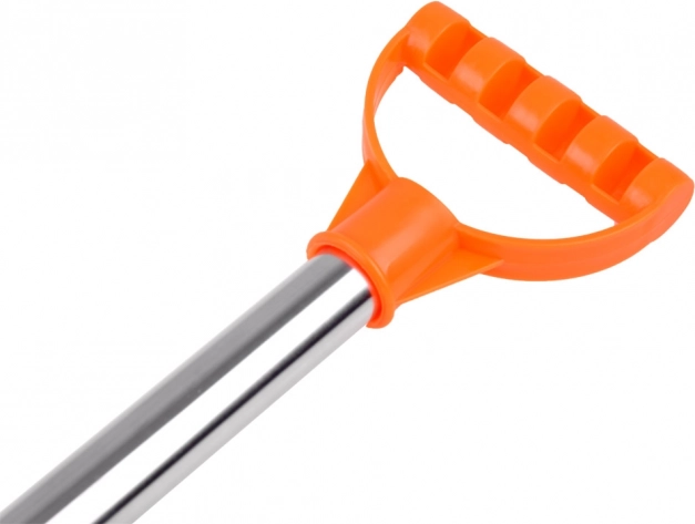 Ergonomic D-handle for a secure grip