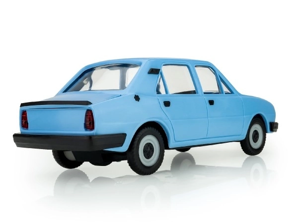 Auto Škoda 120 kunststof 21cm in doos 22x10x8cm