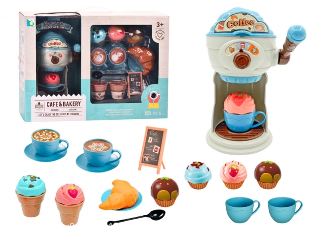 Süße Leckereien des Kaffeekonsums mit Eismaschine, Tassen und Muffins