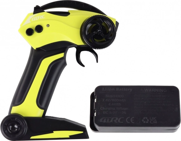 Ergonomic 2.4 GHz controller and full accessory set