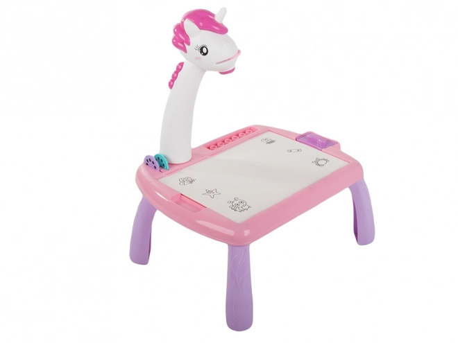 Educatieve kindertafel met projector en stiften