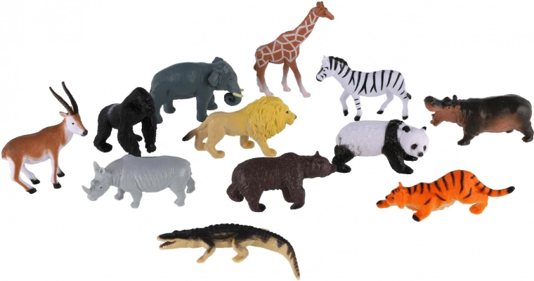 Realistic safari figures for playful learning