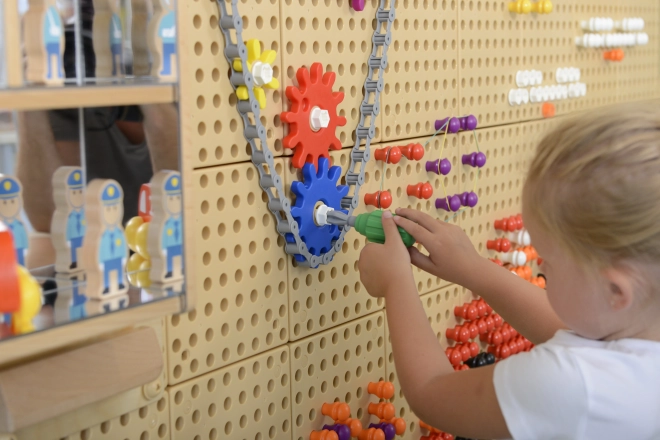 Masterkidz gereedschapsset met boormachine en 8 elementen voor wetenschappelijk-creatief STEM-bord