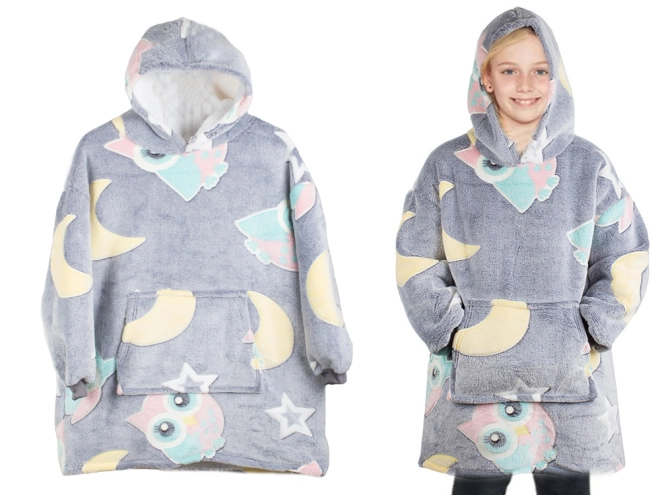 Large hood and practical pocket
