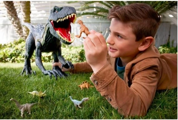 Kolossale Indoraptor-figuur van Jurassic World