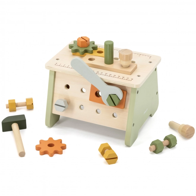 Houten werkbank met gereedschap