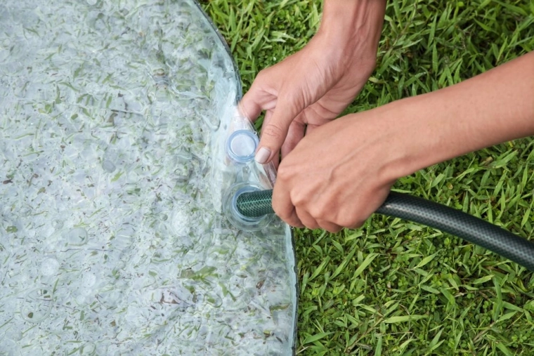 Herausnehmbare Wasserauflage für kühlen Spielspaß