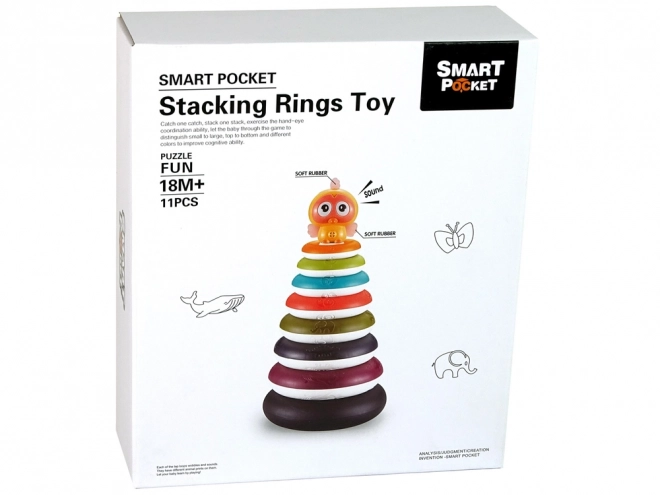 Bunte stapelbare Pyramide mit Ringen und Entchen