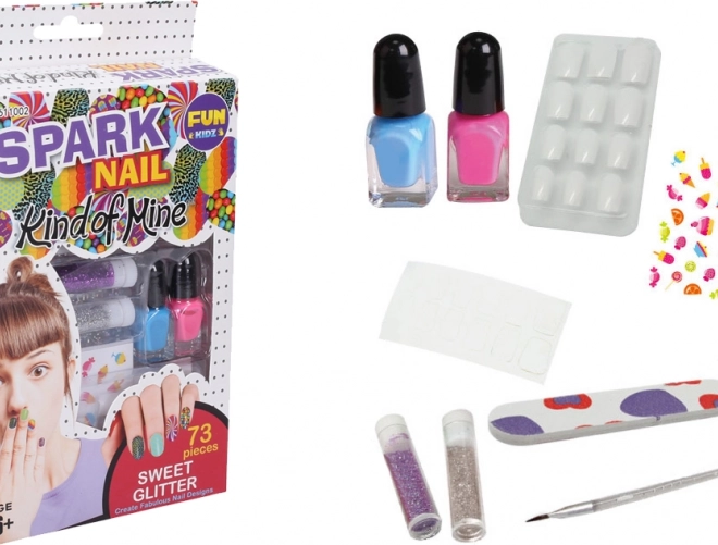 Nagelset mit Glitzer und Süßigkeitenmotiven