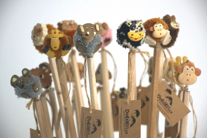 Houten potlood met hondenhoofd