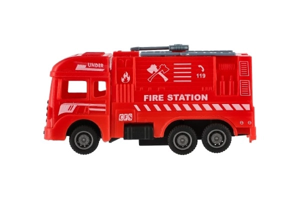 Brandweerauto kunststof 11cm met terugtrekmechanisme 4 soorten 12 stuks in doos