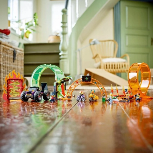 Monstertruck en 7 minifiguren voor een grote show