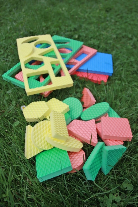 Geometrische vormen in schuimrubber platen