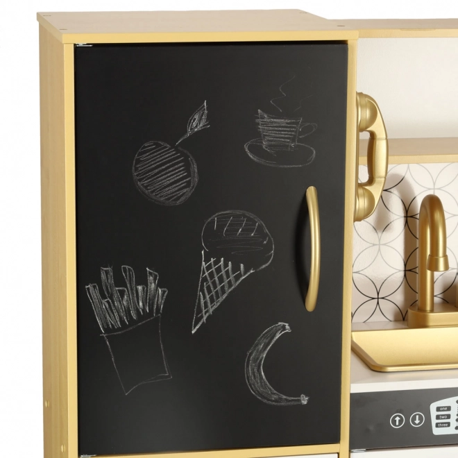 Houten speelgoedkeuken voor kinderen met gouden koelkast en krijtbord