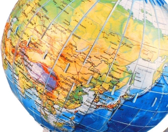 Learning geography through play