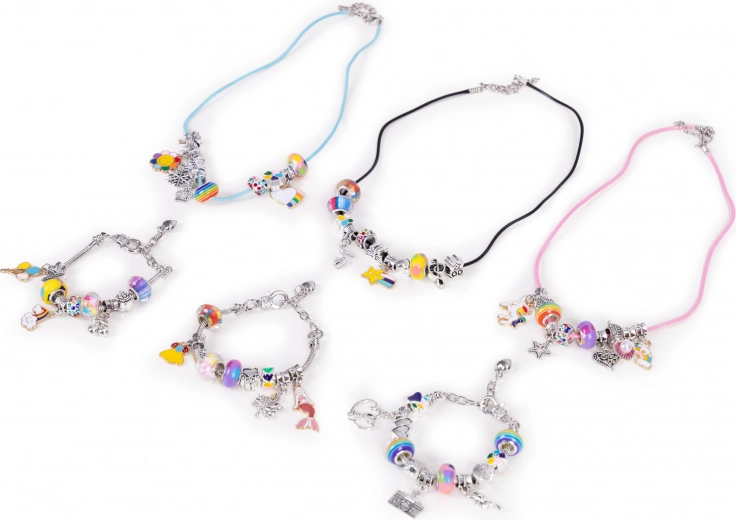 Kleurrijke kralen en betoverende hangers