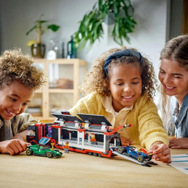 LEGO City F1-LKW mit Rennfahrzeugen