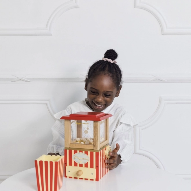 Encourages imagination and social skills