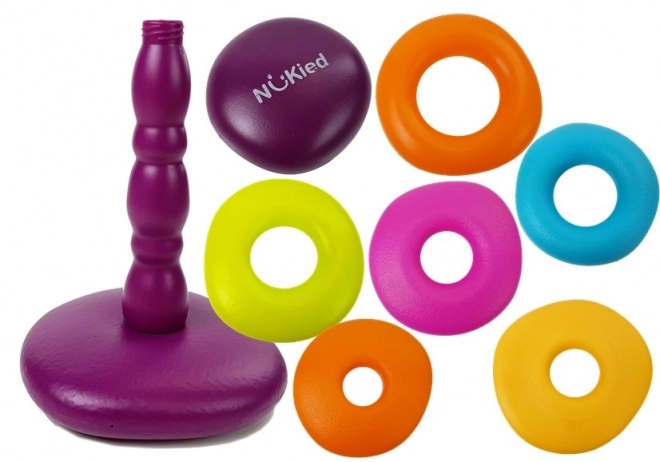 Bunte Pyramide mit Ringen für Kinder