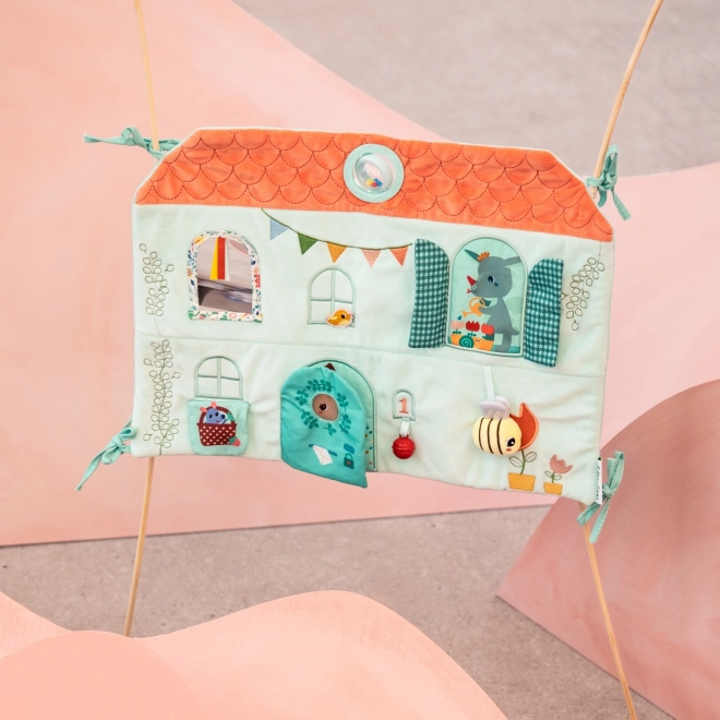 Textielpaneel voor wieg - huisje van hertje Stella en draakje Joe