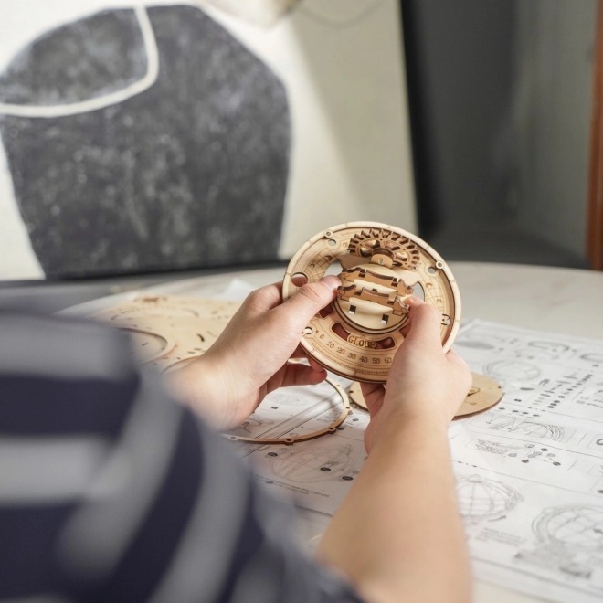 RoboTime 3D houten mechanische puzzel Verlichte globe