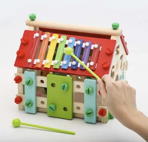 Houten educatief huisje voor kinderen DIY