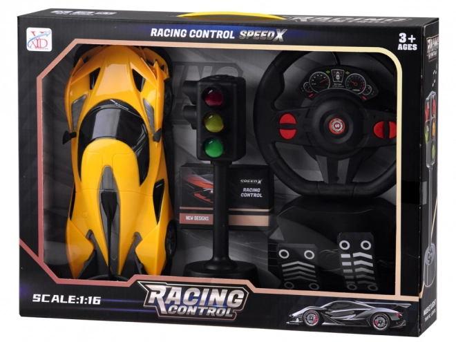 Raceauto met afstandsbediening en accessoires – Geel