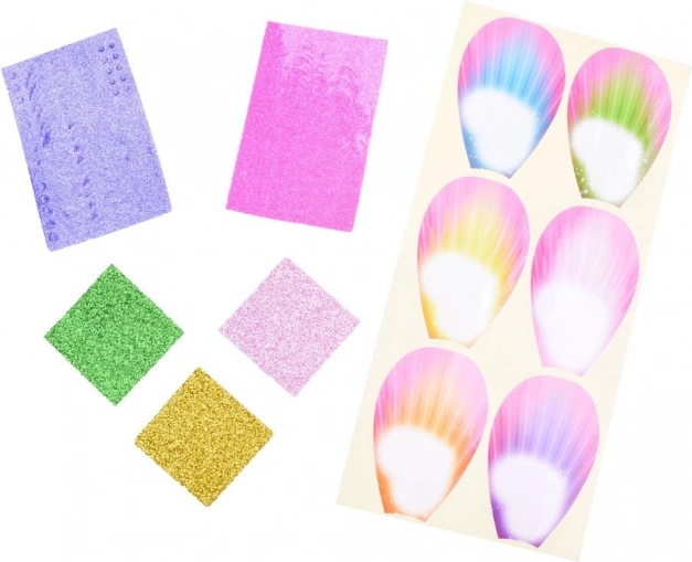 Vleugels versieren met stickers en glitters