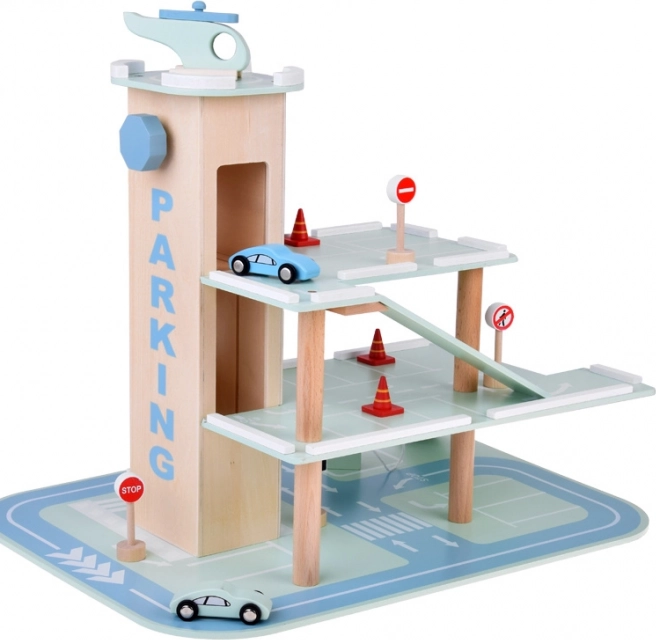 Houten parkeergarage op meerdere niveaus met lift en auto's