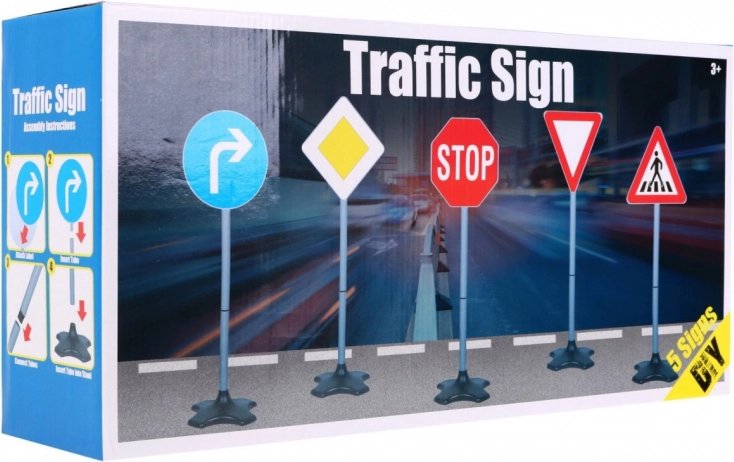 Realistic signs for true traffic education