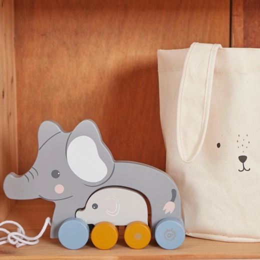 Unterstützt erste Schritte und Motorik