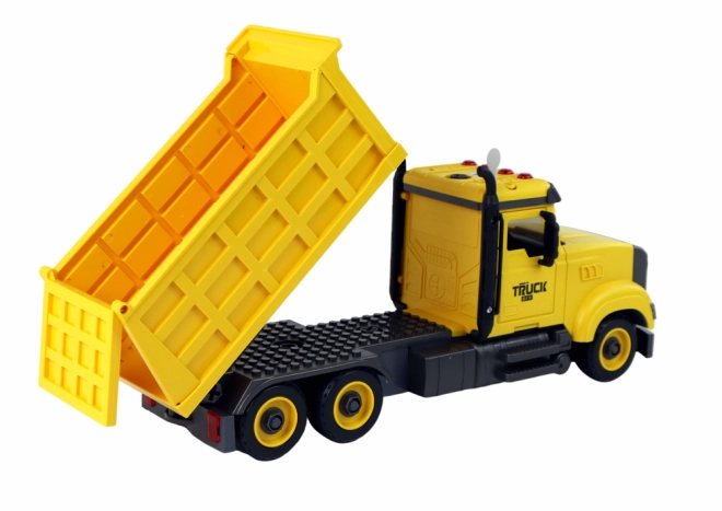 Realistic dump truck with sounds