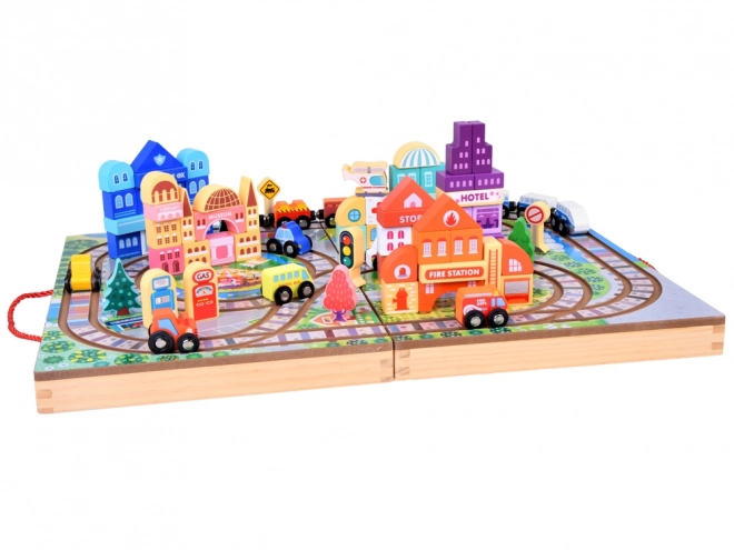 Houten treinset stad met koffer