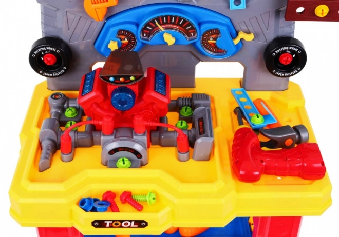 Kinderwerkplaats met motor en lichteffecten