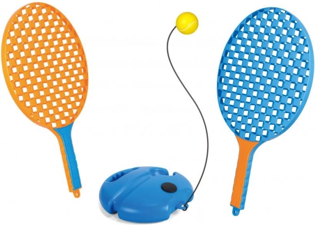 Sporto entraîneur de tennis avec deux raquettes