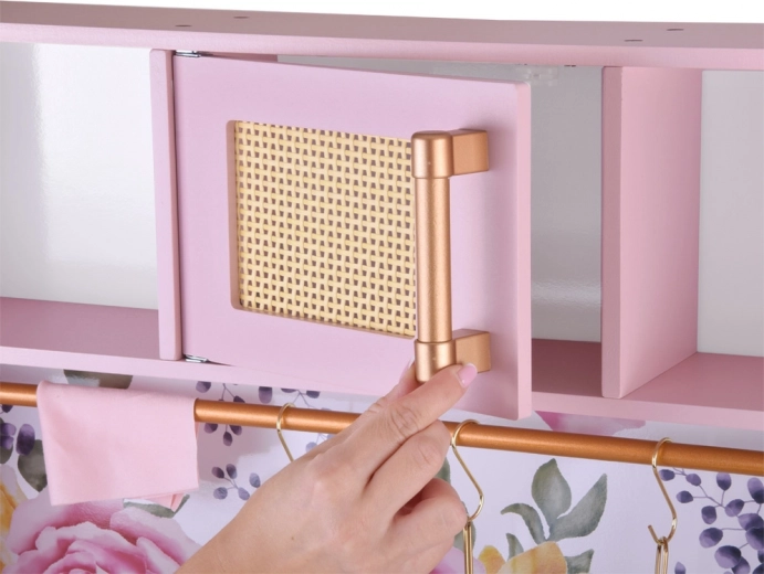 Metalen kookgerei en slimme opbergruimte