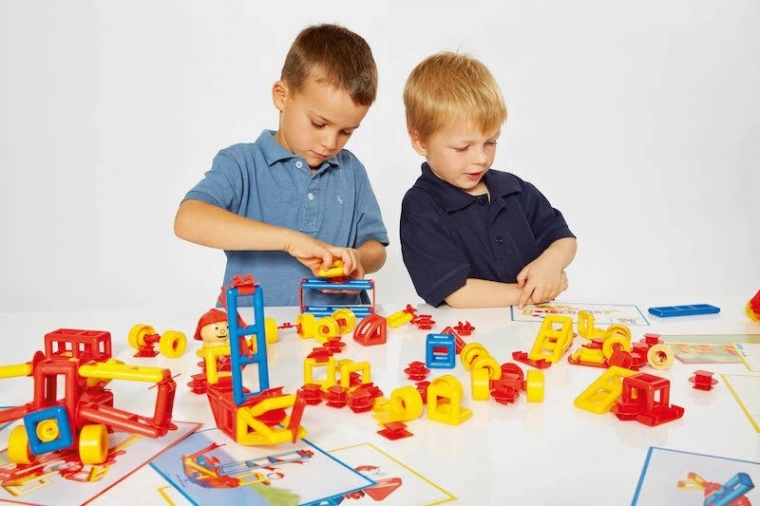 Robust pieces for small hands