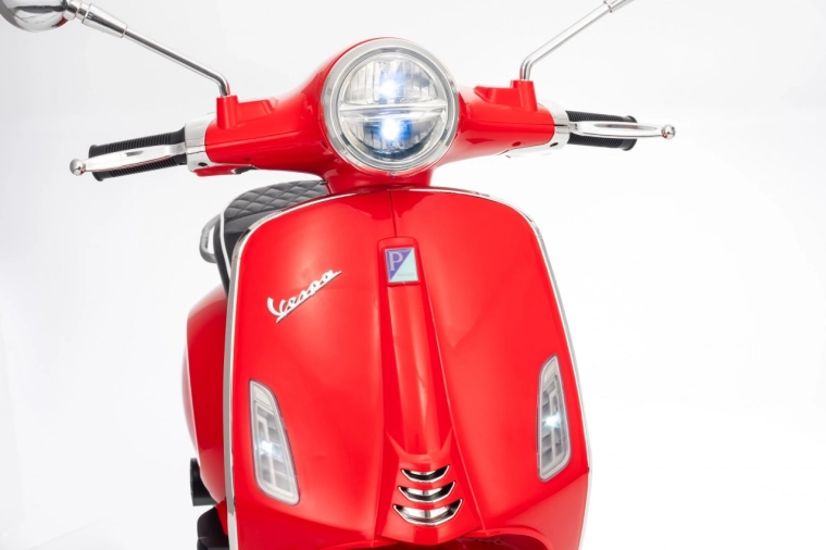 LED-lichten en realistisch VESPA-design