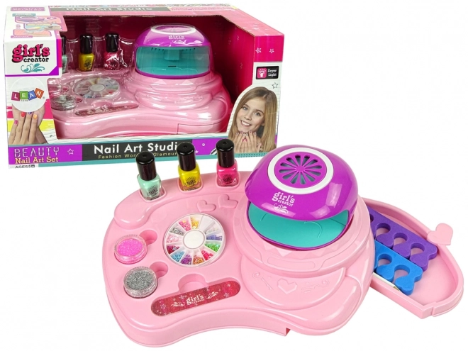 Kinderset zur Nagelverzierung mit Glitzer und Lampe