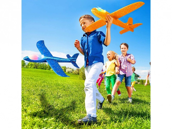 Blauw styropor vliegtuig voor acrobatiek 47cm