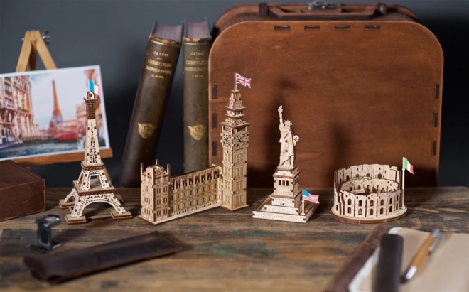 3D Wooden Model of the Statue of Liberty