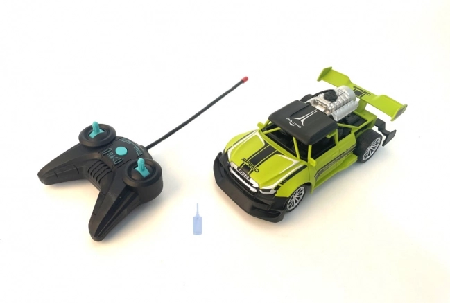 Voiture RC 1:20 avec effets lumineux et fumée – vert