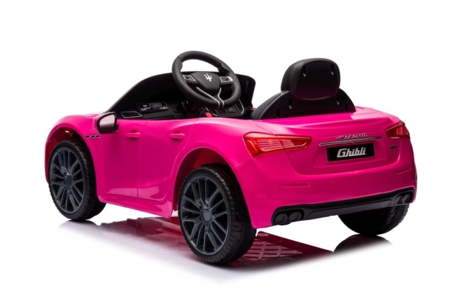 Accu auto Maserati Ghibli roze